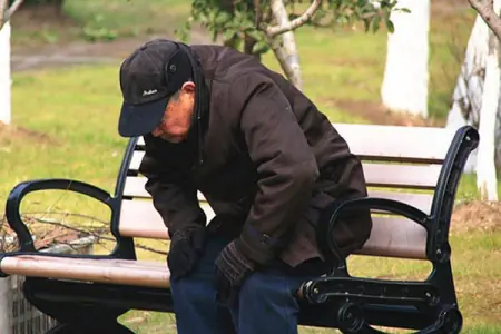 大家被“8小时睡眠论”骗了？60岁后，最佳的睡眠时间应是多久？（60岁一般睡眠几个小时就可以了）